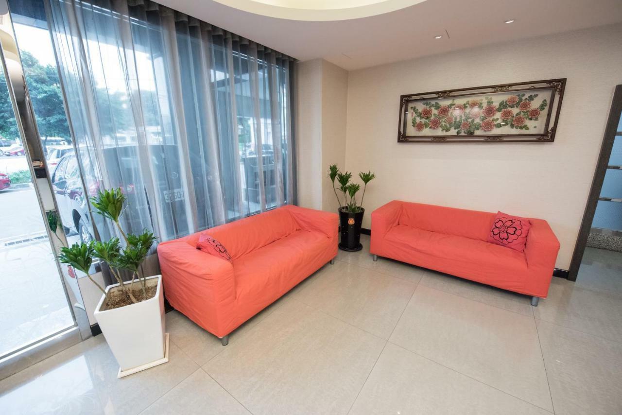 Junli Hotel Banciao Extérieur photo